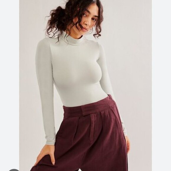 FREE PEOPLE MOVEMENT Straps In The Back Mercury Grey Bodysuit Size‎ M NWT - Picture 2 of 7